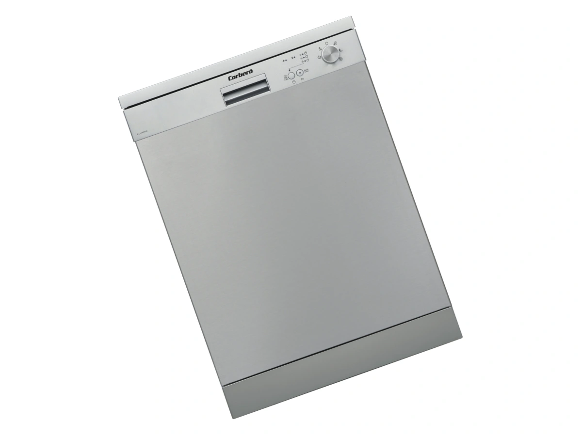 Técnico reparando lavavajillas Corberó