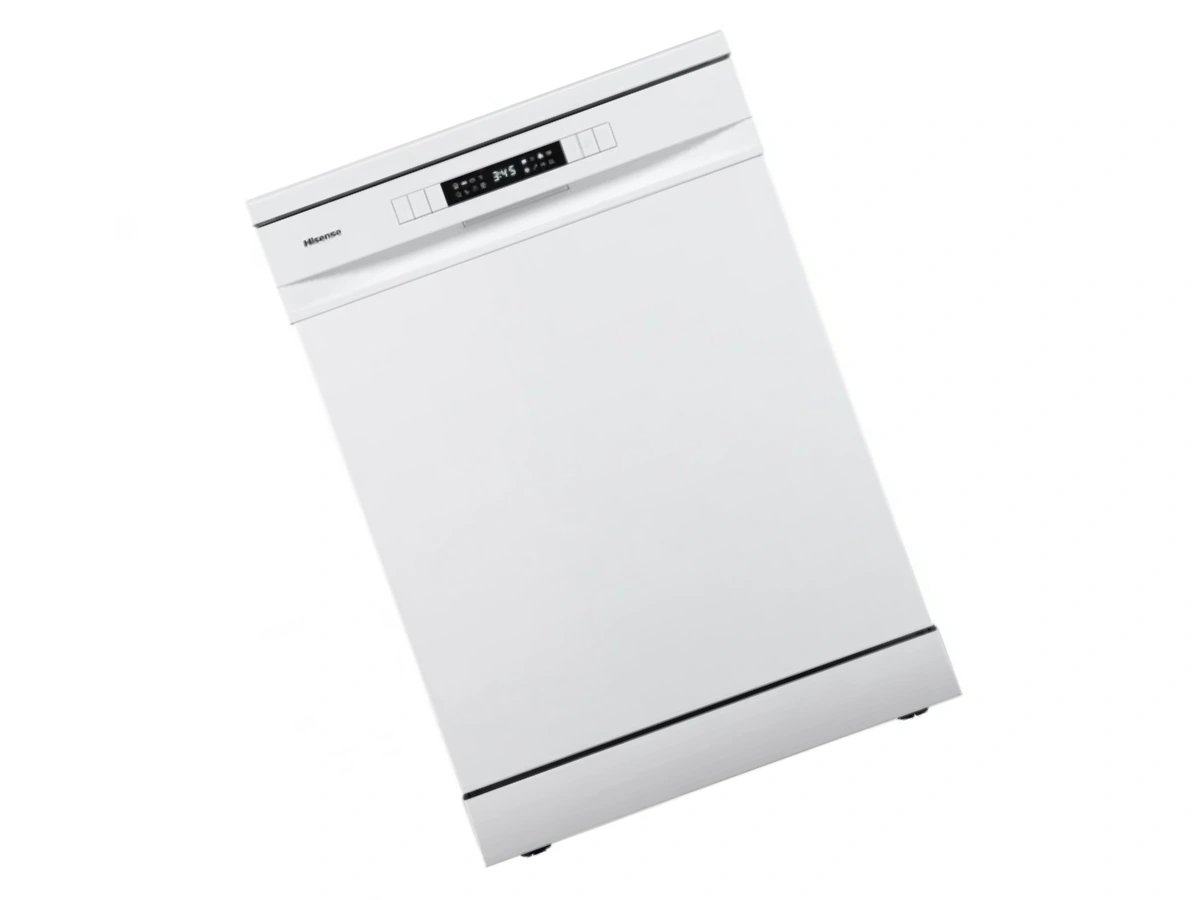 Técnico reparando lavavajillas Hisense