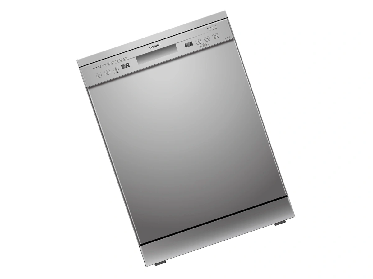 Técnico revisando lavavajillas Infiniton