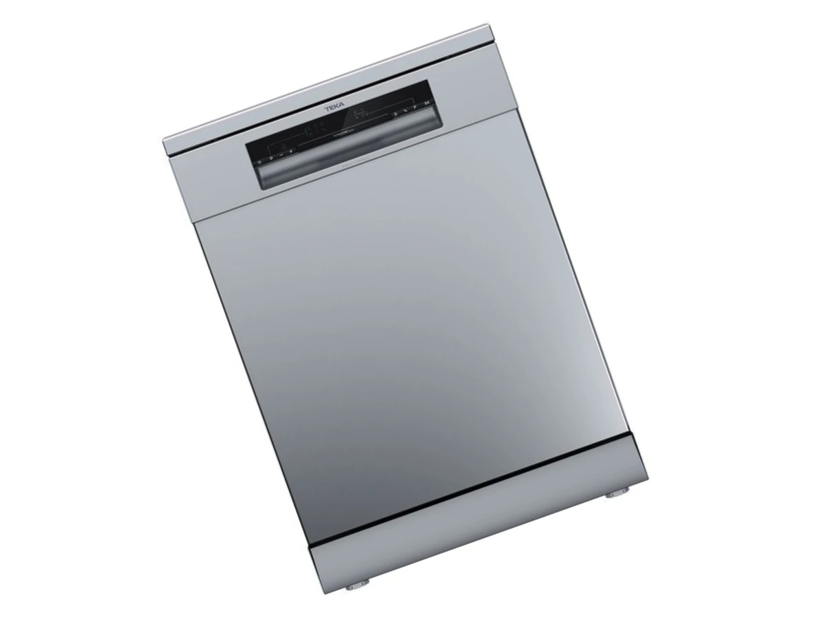 Técnico reparando lavavajillas Teka