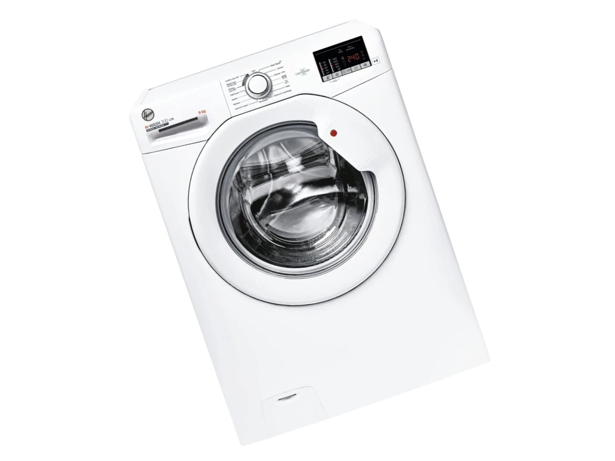 Técnico reparando secadora Hoover