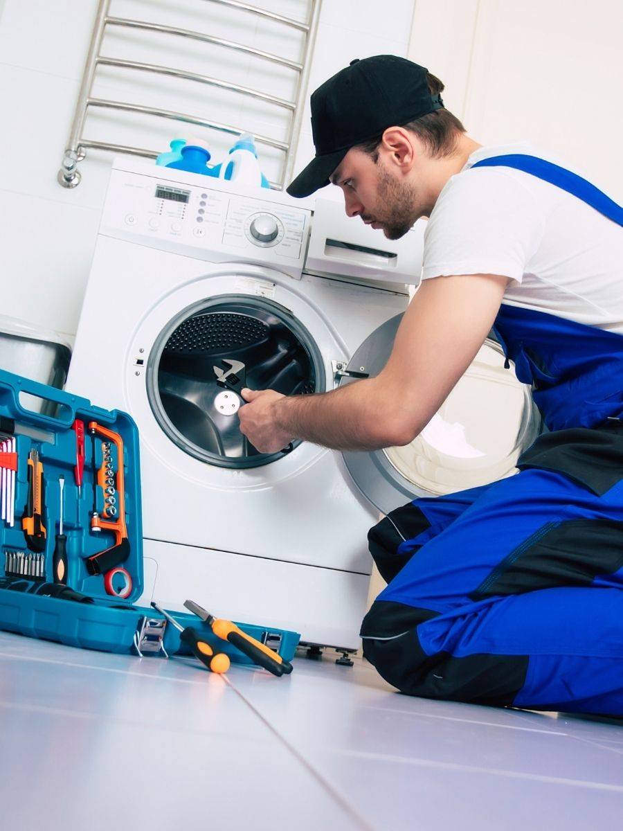 Limpieza del filtro de entrada de agua de una lavadora