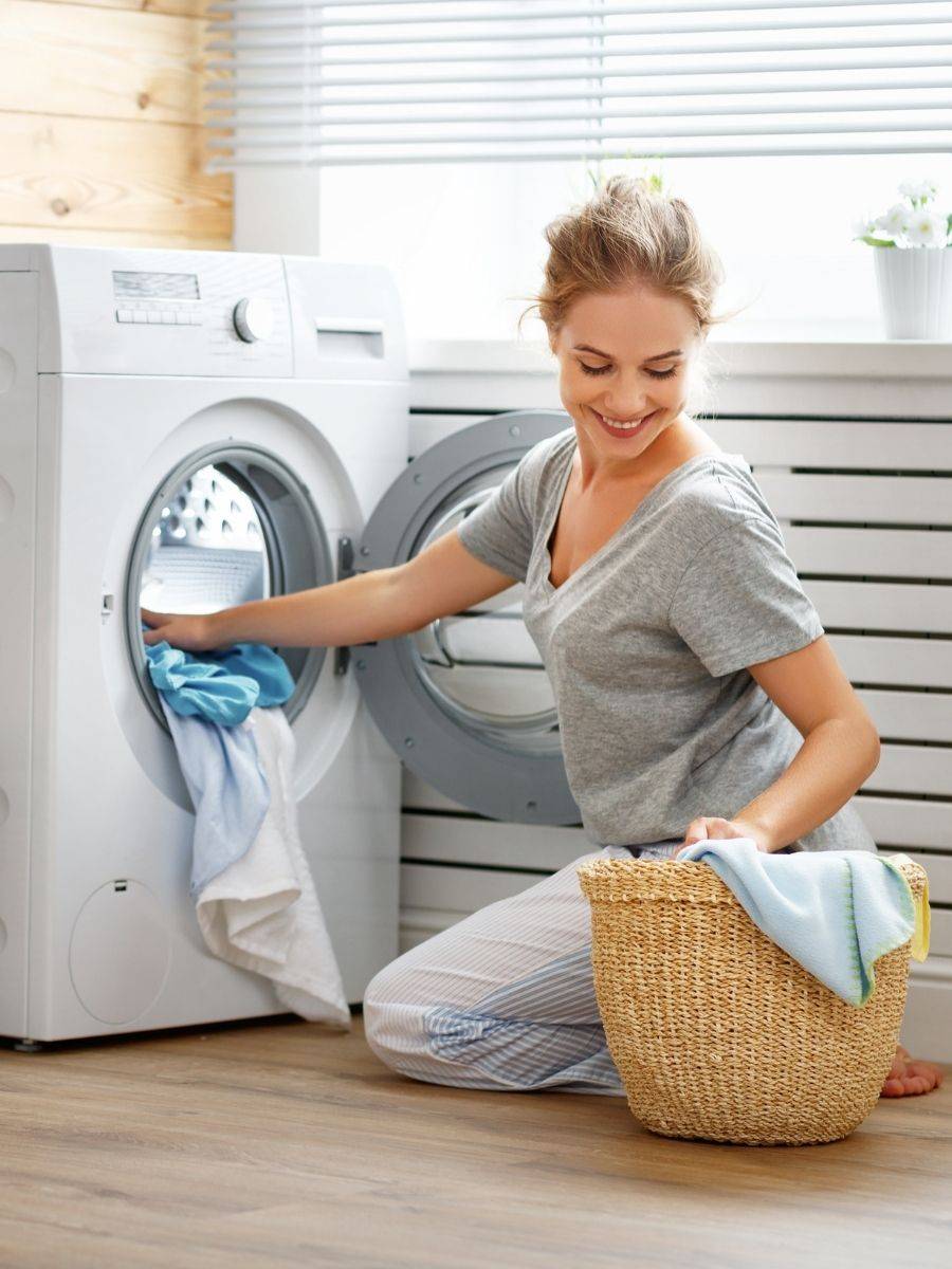 Panel de lavadora programado para iniciar en horas valle